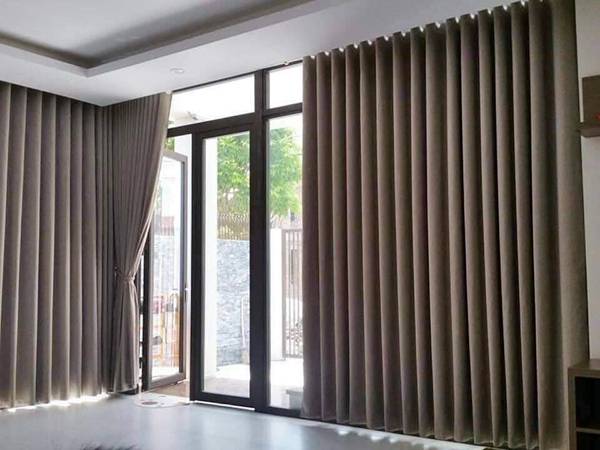 Thiết kế mẫu rèm cửa chính đẹp sang trọng cho biệt thự cao cấp