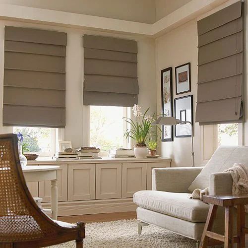 Mẫu rèm Roman xếp từng lớp gọn gàng, sang trọng