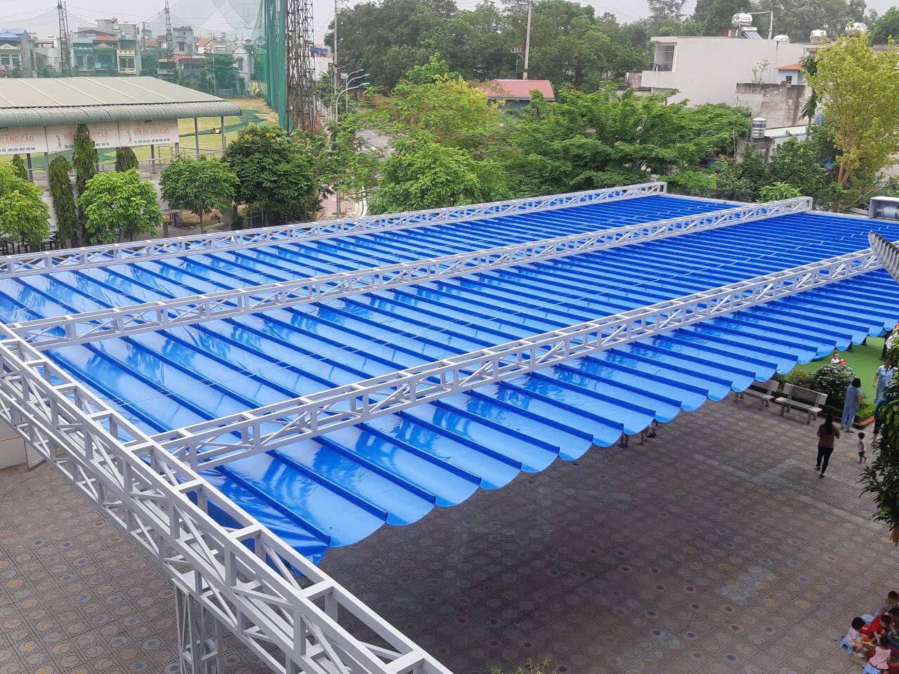 mái che nắng ngoài trời cho sân vườn biệt thự