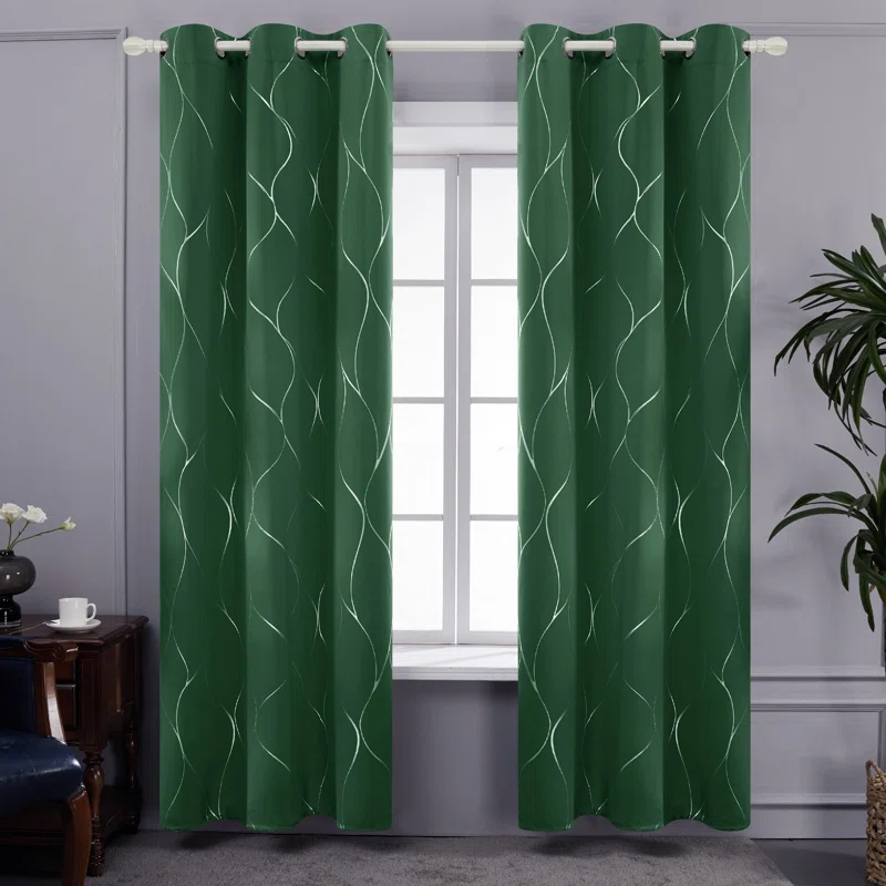 mẫu rèm xanh lá cây đậm tông trầm phối hợp nội thất tự nhiên