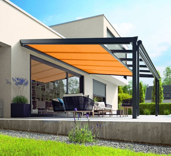 Lắp đặt mái bạt cuốn điều khiển tay quay tiện lợi