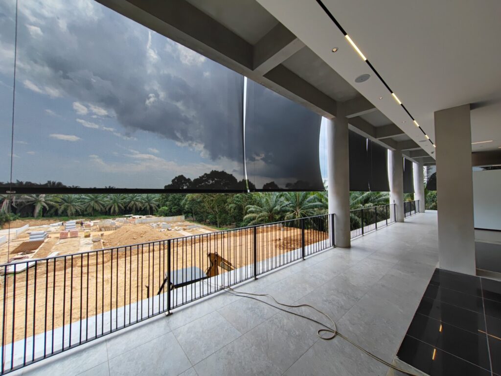 Màn che mưa ban công tiện lợi