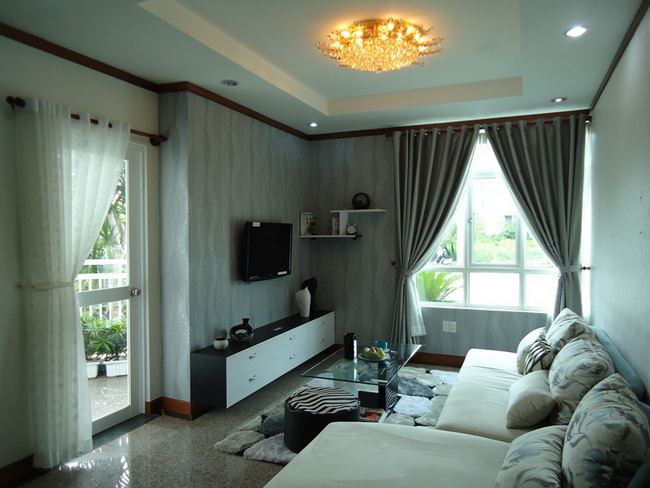 Mẫu rèm gấm chống nắng màu nâu trầm ấm
