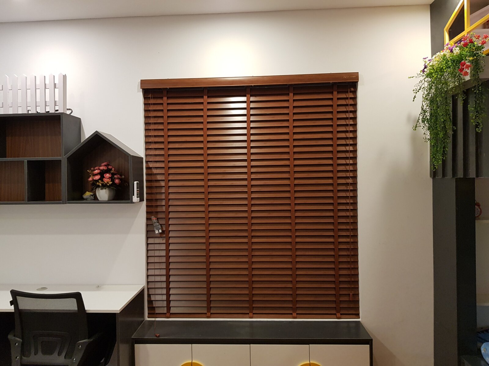 Mẫu rèm sáo nhựa giả gỗ bền đẹp, chống ẩm mốc hiệu quả