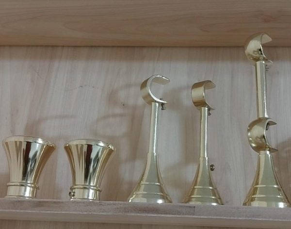 Mẫu giá đỡ thanh treo rèm cửa bằng inox sang trọng
