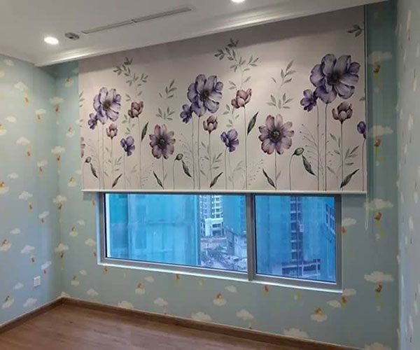 Rèm cửa sổ cuốn in tranh nghệ thuật mang phong cách riêng cho ngôi nhà