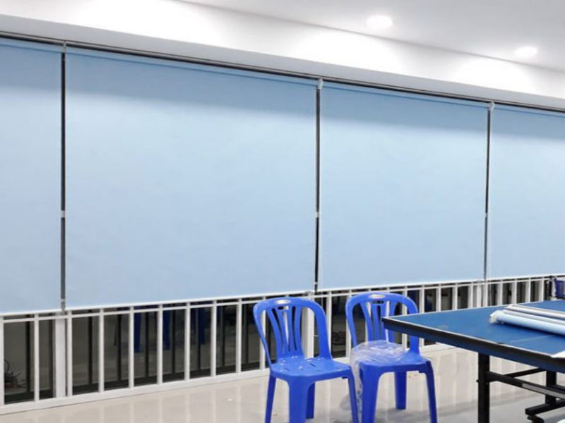 Rèm cuốn nhựa chống nắng cho cửa sổ ban công