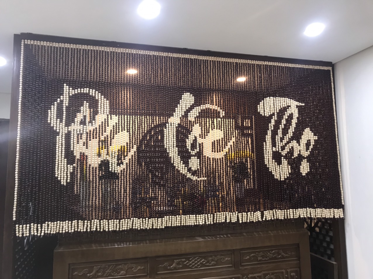 Rèm gỗ phòng thờ cổ kính tôn nghiêm