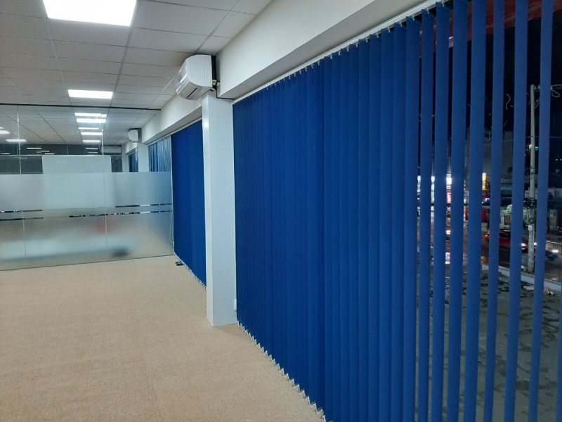 Rèm sáo lá dọc màu ghi sang trọng