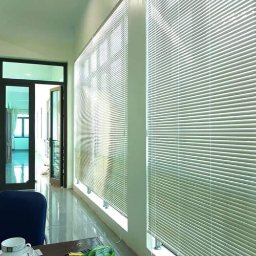 Rèm sáo nhôm cửa sổ bền đẹp, hiện đại, phù hợp với không gian văn phòng và nhà ở