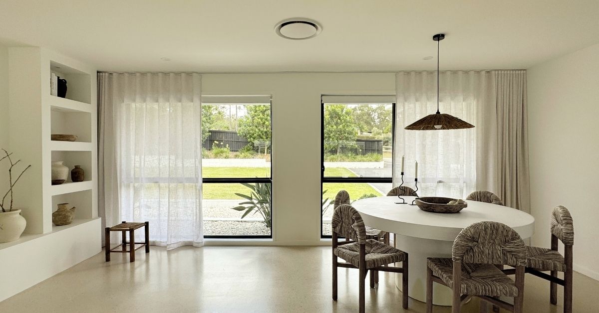 mẫu rèm che máy lạnh vải lụa mềm, dễ giặt và chống bụi