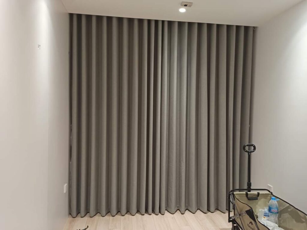 rèm định hình sang trọng với đường nếp sắc nét