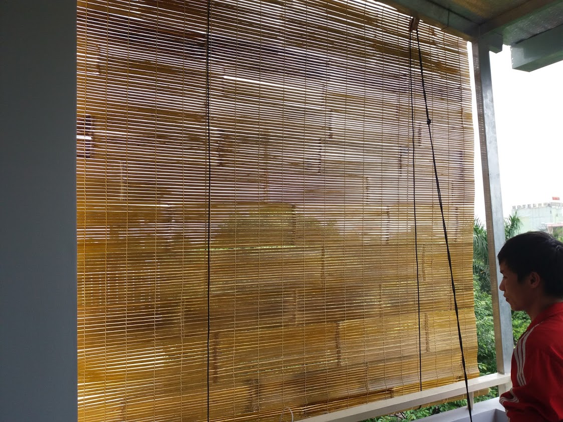 rèm sáo trúc tự nhiên mang vẻ đẹp mộc mạc cho không gian sống