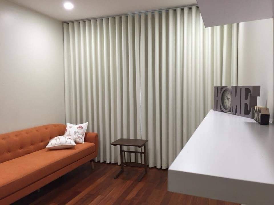 rèm vải ngăn máy lạnh giúp giữ nhiệt điều hòa trong phòng hiệu quả