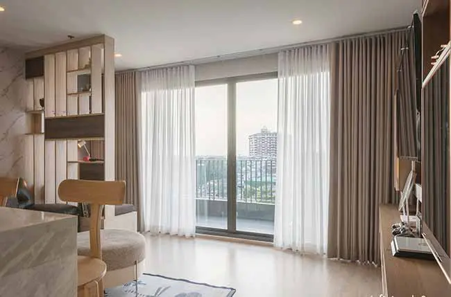 rèm vải voan trắng thướt tha cho phong cách nội thất tân cổ điển