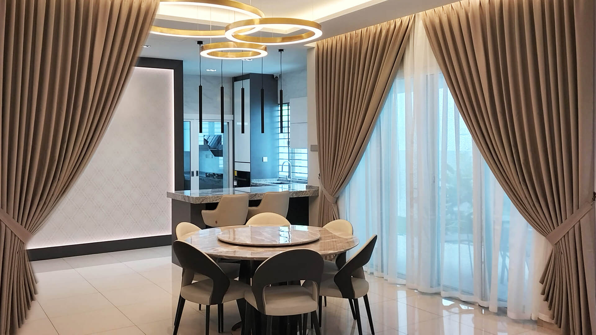Bộ rèm cửa xếp ly đẹp giúp không gian thêm ấm cúng