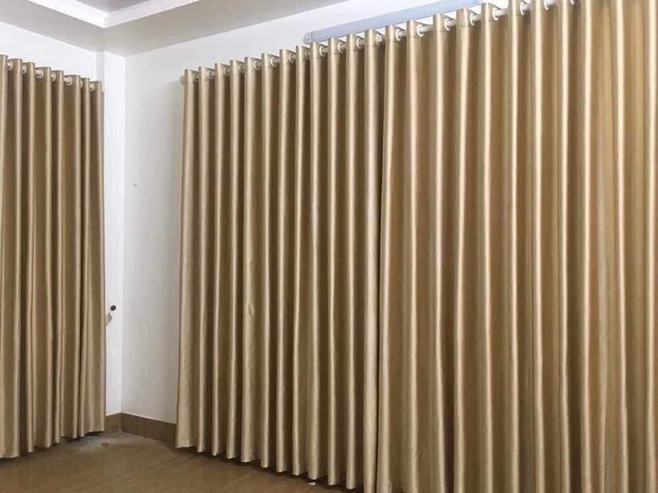 Hình ảnh rèm vải màu vàng kem chống nắng cách nhiệt