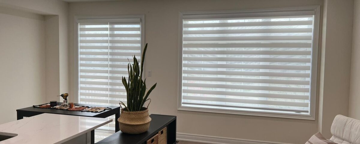 Hình ảnh thao tác tháo rèm cửa cầu vồng đúng kỹ thuật