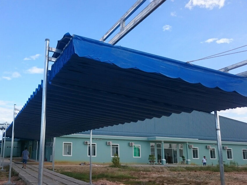 Mái pergola tự động lắp đặt tại hồ bơi biệt thự sang trọng