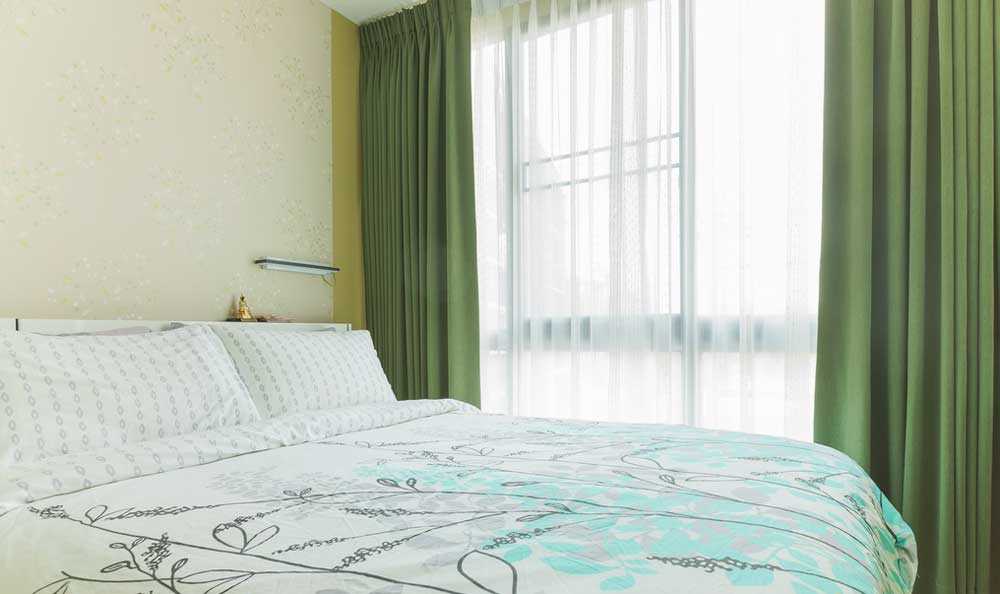 Mẫu rèm vải màu xanh lá cây hiện đại cho phòng khách
