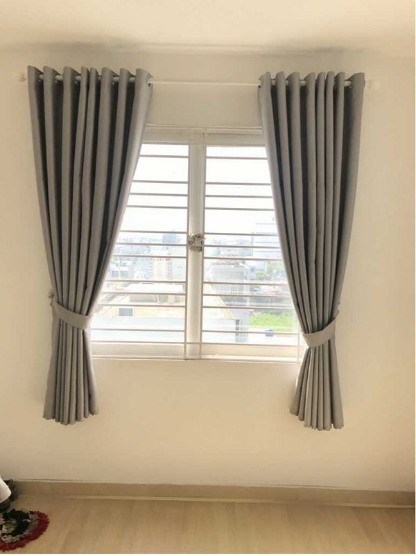 Mẫu rèm vải nhẹ cho cửa sổ nhỏ phòng bếp