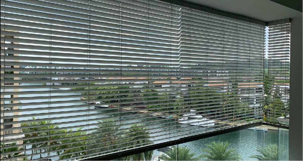 Rèm cửa lật ngang hiện đại cho không gian sống