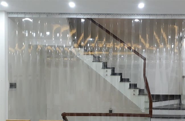 Rèm ngăn lạnh xếp gọn gọn nhẹ cho văn phòng