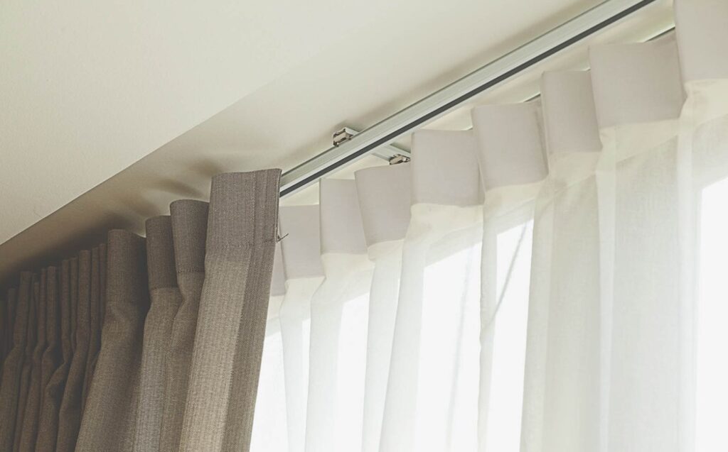 Rèm ray trượt thiết kế tối giản