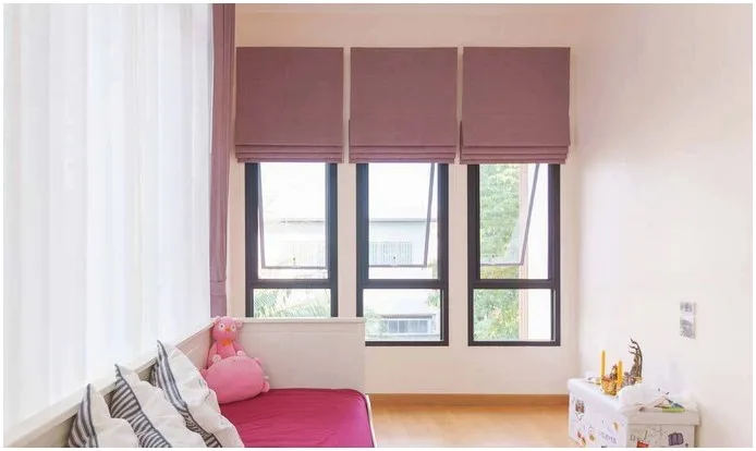Rèm rô măng phong cách tối giản