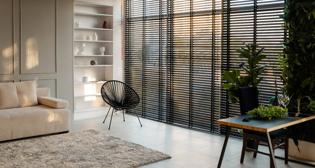 Rèm sáo giả gỗ hiện đại cho phòng khách sang trọng