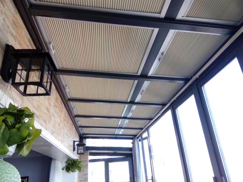 Rèm to ong che giếng trời tự động chống nóng hiệu quả