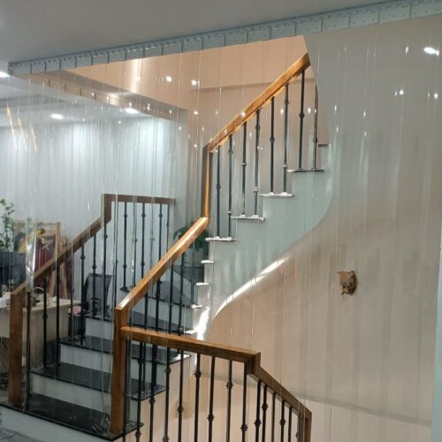 Rèm trong suốt chắn điều hoà vừa giữ nhiệt vừa không cản tầm nhìn