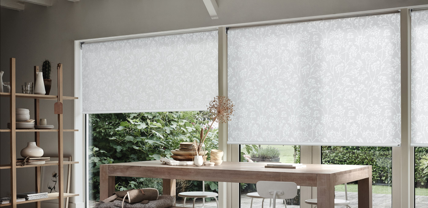 thiết kế các mẫu rèm cửa cuốn đẹp cho nhà phố sang trọng