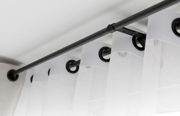 Hình ảnh thao tác tháo rèm cửa 2 lớp chuẩn kỹ thuật