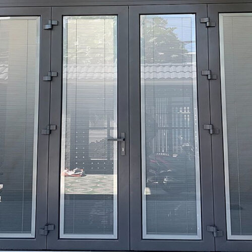 Giải pháp rèm cửa nhôm kính 2 lớp tích hợp rèm tiện lợi và cách âm cách nhiệt hiệu quả