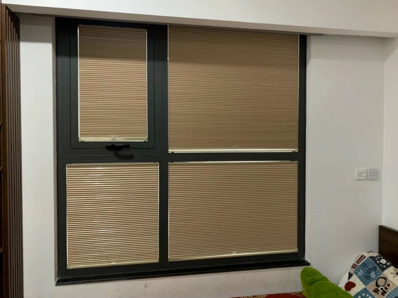 Rèm tổ ong cửa nhôm sang trọng, phù hợp nhiều không gian