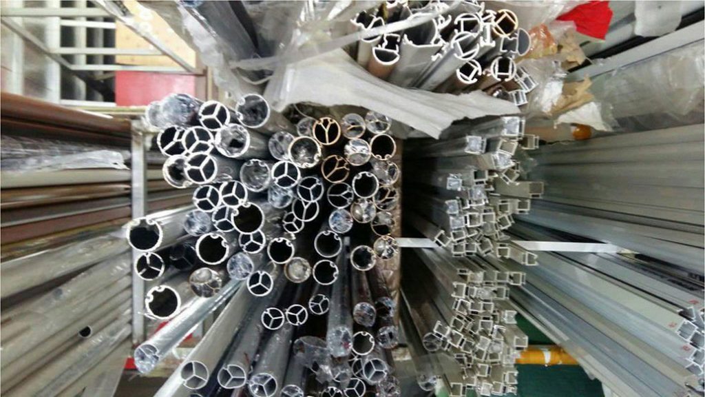 Ống nhôm rèm cuốn bền chắc