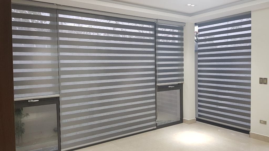 Mẫu rèm cầu vồng cho cửa chính dễ sử dụng