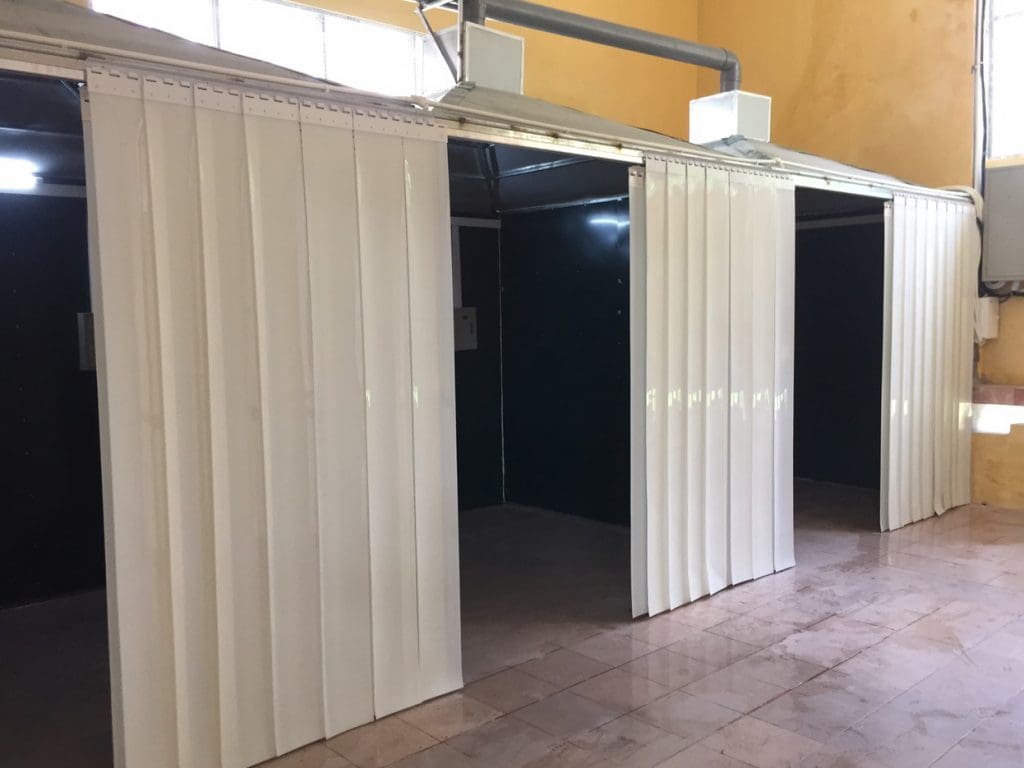 Rèm nhựa đục chắn bụi