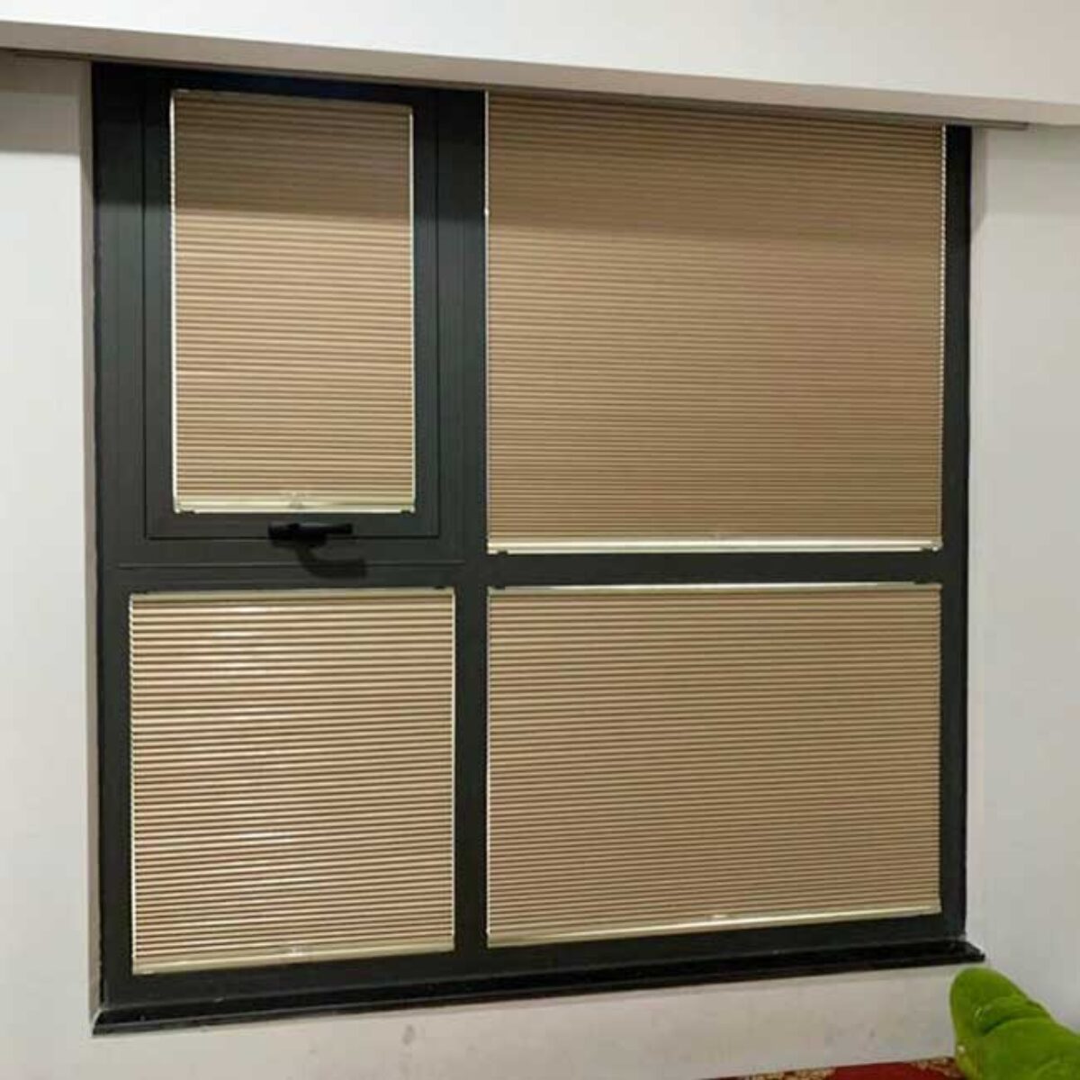 Mẫu rèm to ong cửa nhôm hiện đại, tiết kiệm năng lượng