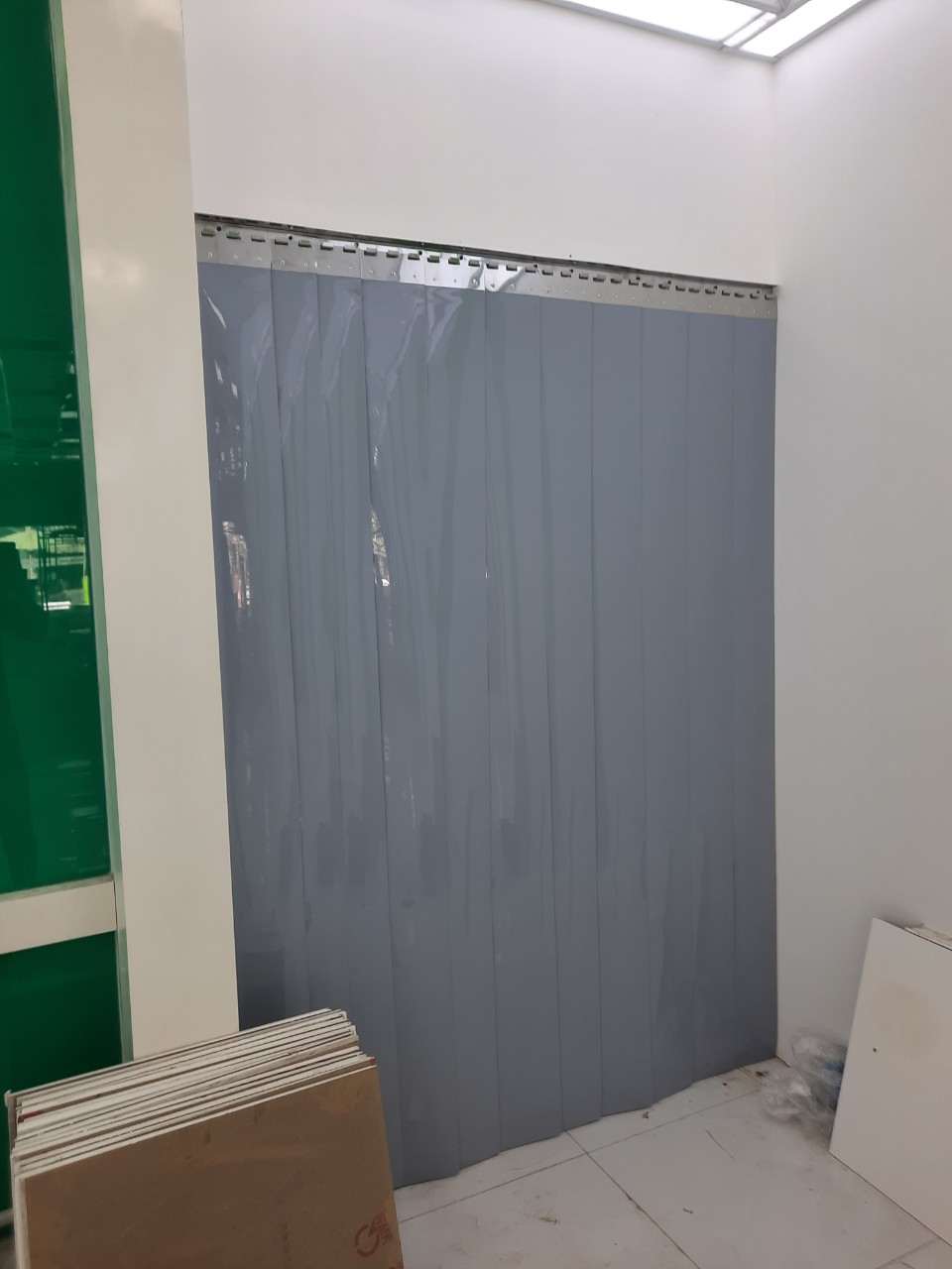 Mẫu rèm nhựa đục an toàn, phù hợp nhà xưởng và gia đình