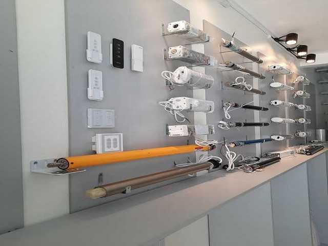 Hình ảnh thực tế các mẫu motor rèm cuốn tự động Somfy và Dooya