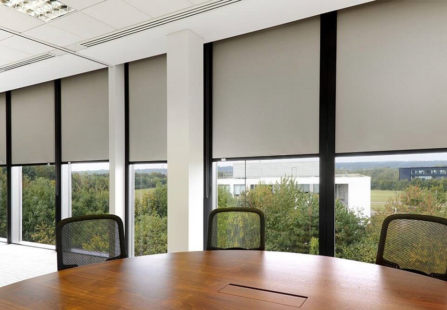 Mẫu rèm cuốn văn phòng sang trọng cho phòng họp