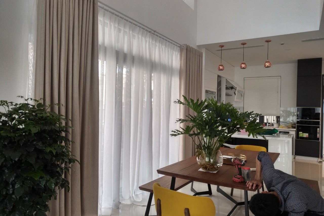 Rèm 2 lớp cao cấp cửa kính lớn tối ưu ánh sáng tự nhiên