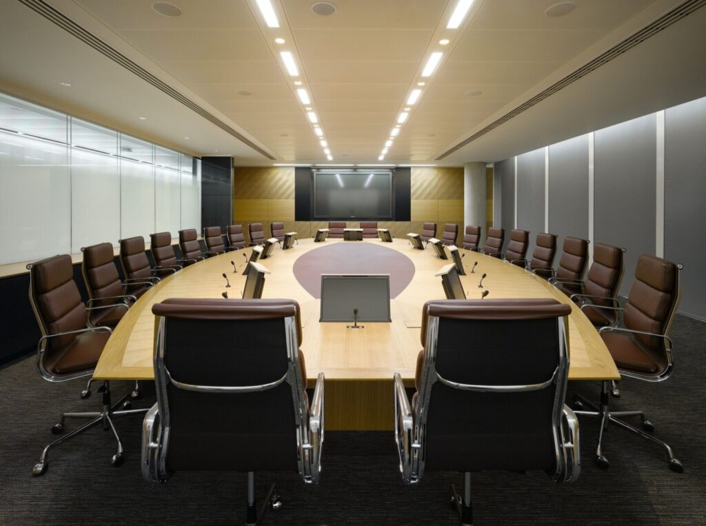 Rèm cuốn cho phòng họp công ty tạo không gian chuyên nghiệp