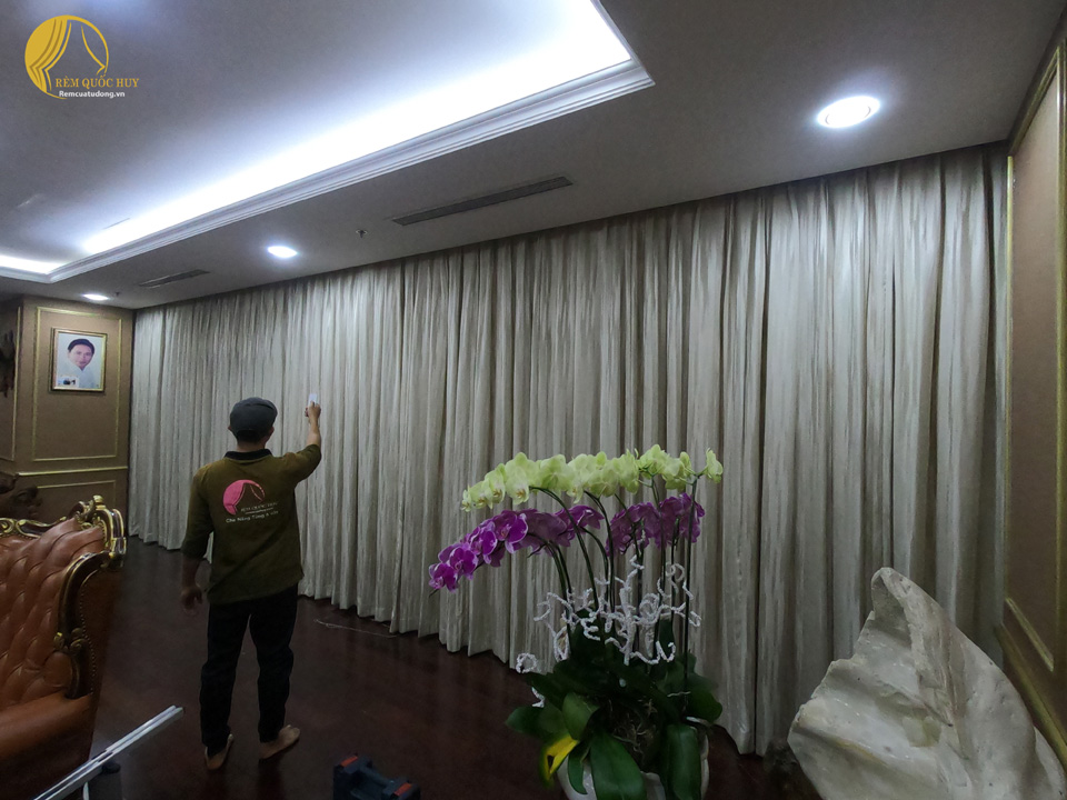 Rèm vải tự động chạy êm không tiếng ồn mang lại không gian yên tĩnh