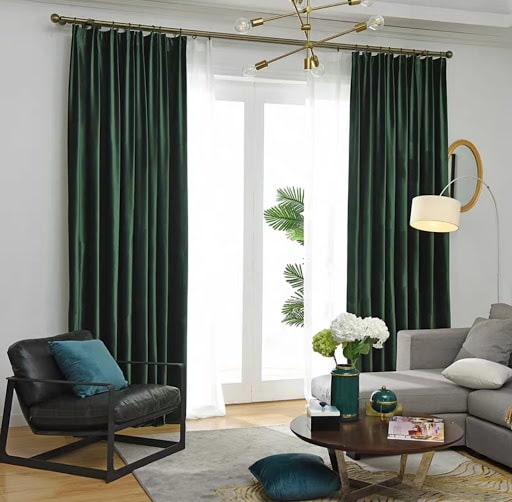 Thiết kế nội thất tinh tế với rèm lụa satin mềm mịn