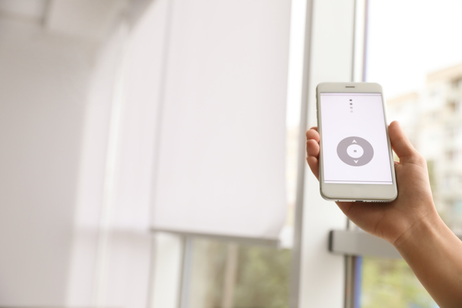 Trải nghiệm rèm cuốn điều khiển bằng app, dễ dùng và hiện đại