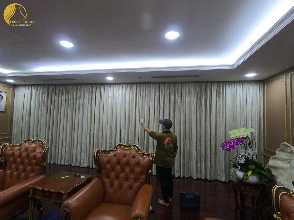 Xu hướng rèm vải tự động mẫu mới 2025 cho nhà thông minh