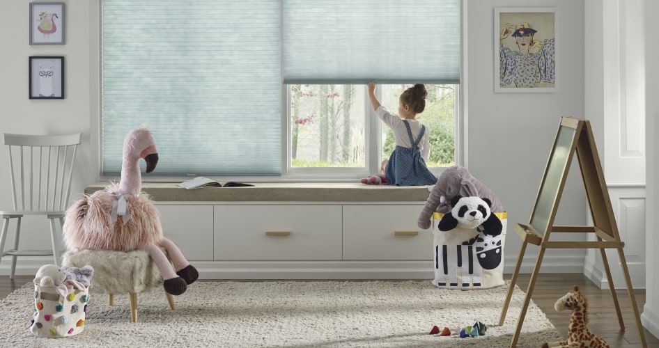 Lắp rèm tổ ong chống nắng nhẹ cho phòng ngủ trẻ em